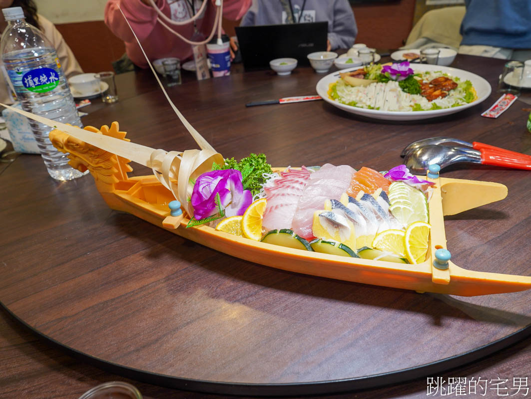 [烏來美食]鳥來伯擔仔麵-有如蒂芬妮綠河流旁新北台菜餐廳，來烏來溫泉必吃招牌白斬土雞，熱炒合菜