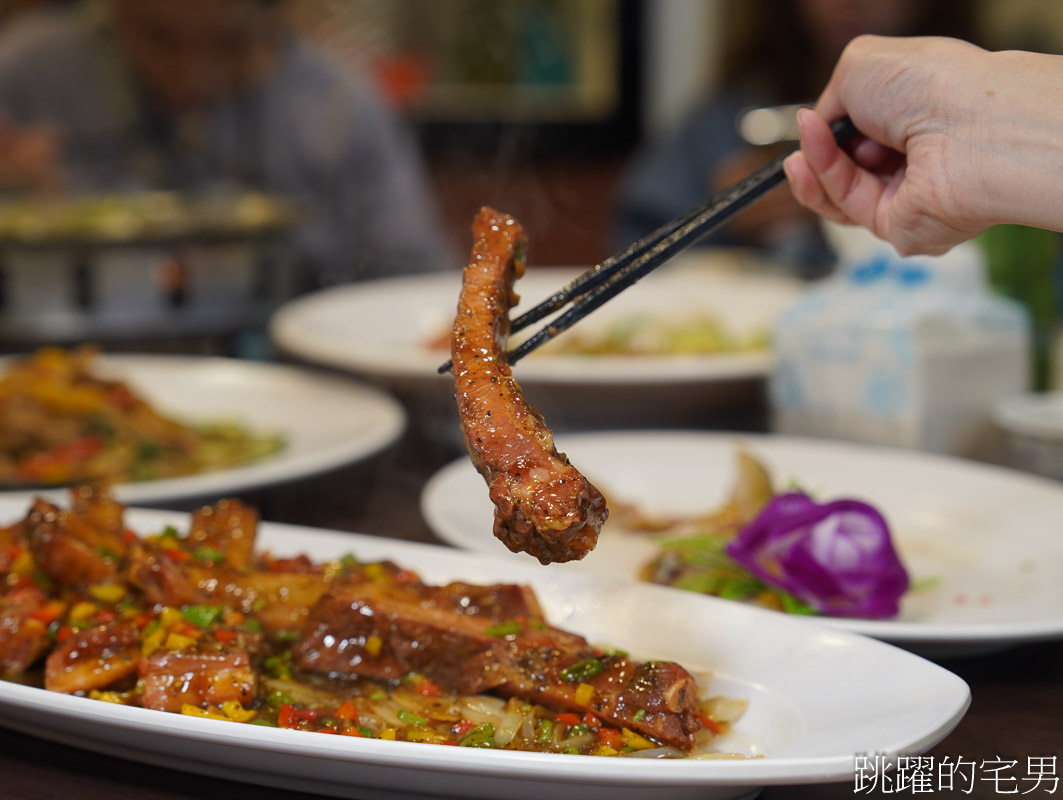 [烏來美食]鳥來伯擔仔麵-有如蒂芬妮綠河流旁新北台菜餐廳，來烏來溫泉必吃招牌白斬土雞，熱炒合菜