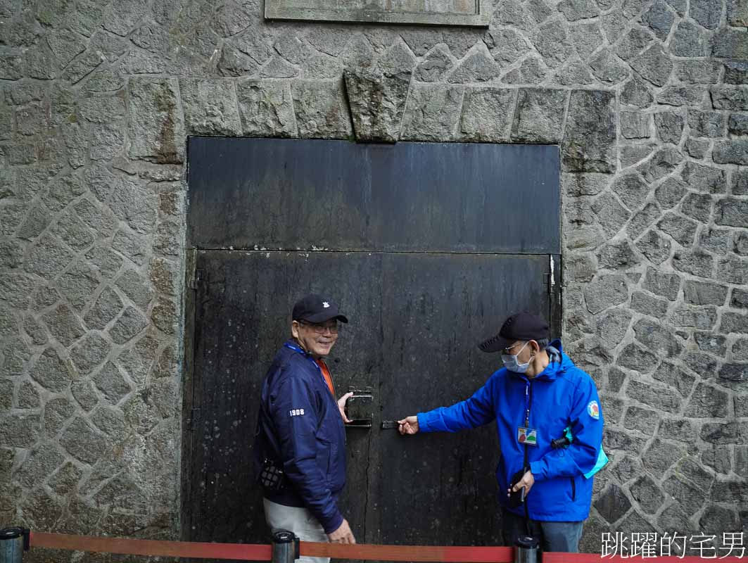 [台北秘境]草山水道藍寶石泉-千年湧泉傳說，湧泉有如藍寶石般美麗，瀑布自然景觀盡入眼簾，這絕對是陽明山秘境，藍寶石泉申請方式