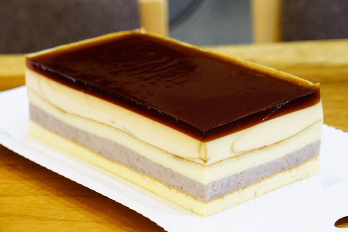 [花蓮甜點]弘宇蛋糕-花蓮蛋糕好吃又實惠，推薦脆皮榛果巧克力蛋糕，肉鬆芋頭蛋糕，鹹甜滋味你愛嗎? 花蓮甜點伴手禮