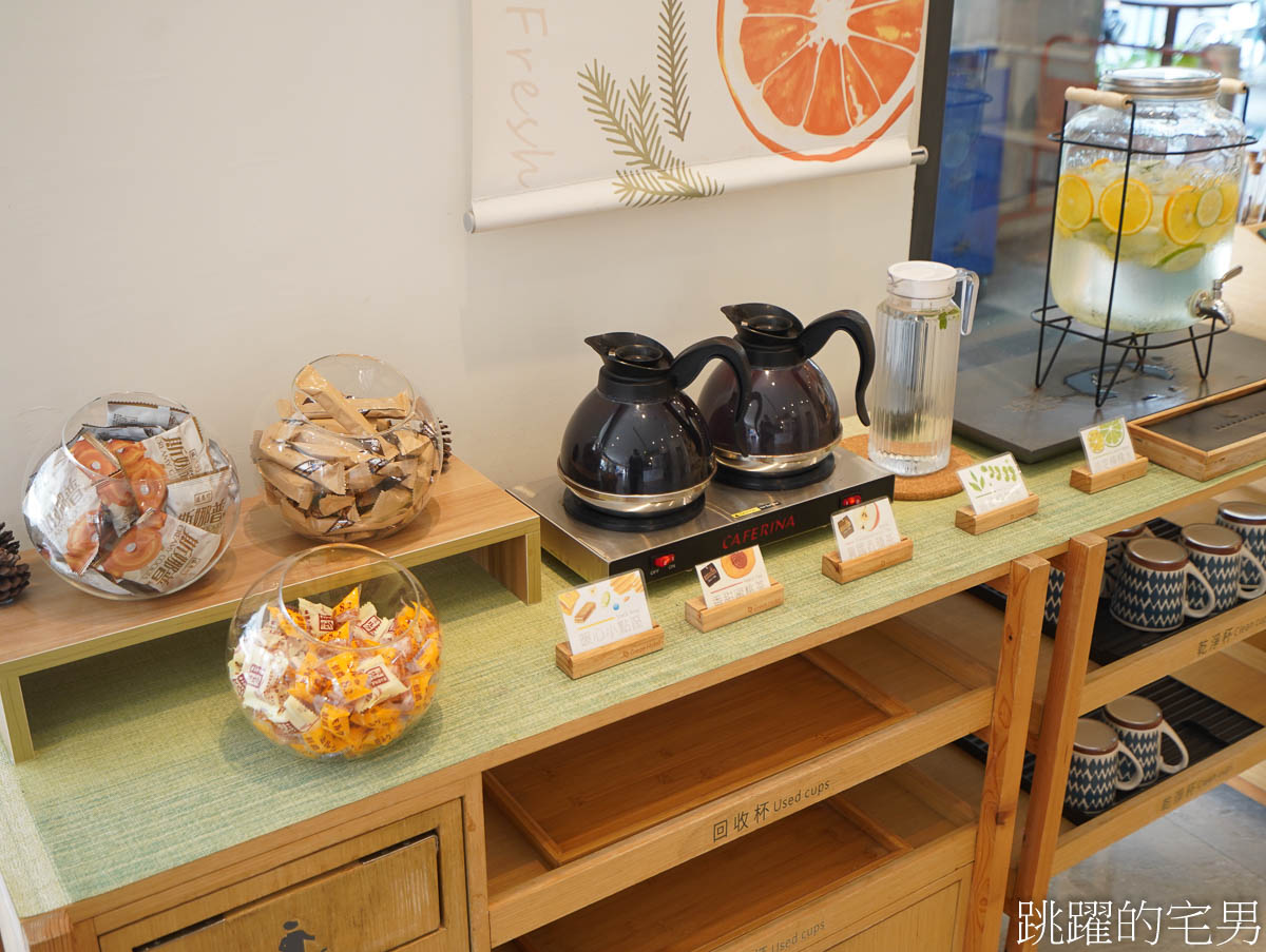 [勤美草悟道住宿]綠宿行旅-這間台中住宿步行5分鐘就可以到勤美草悟道，還送草悟道美食優惠劵附停車場，台中西區住宿