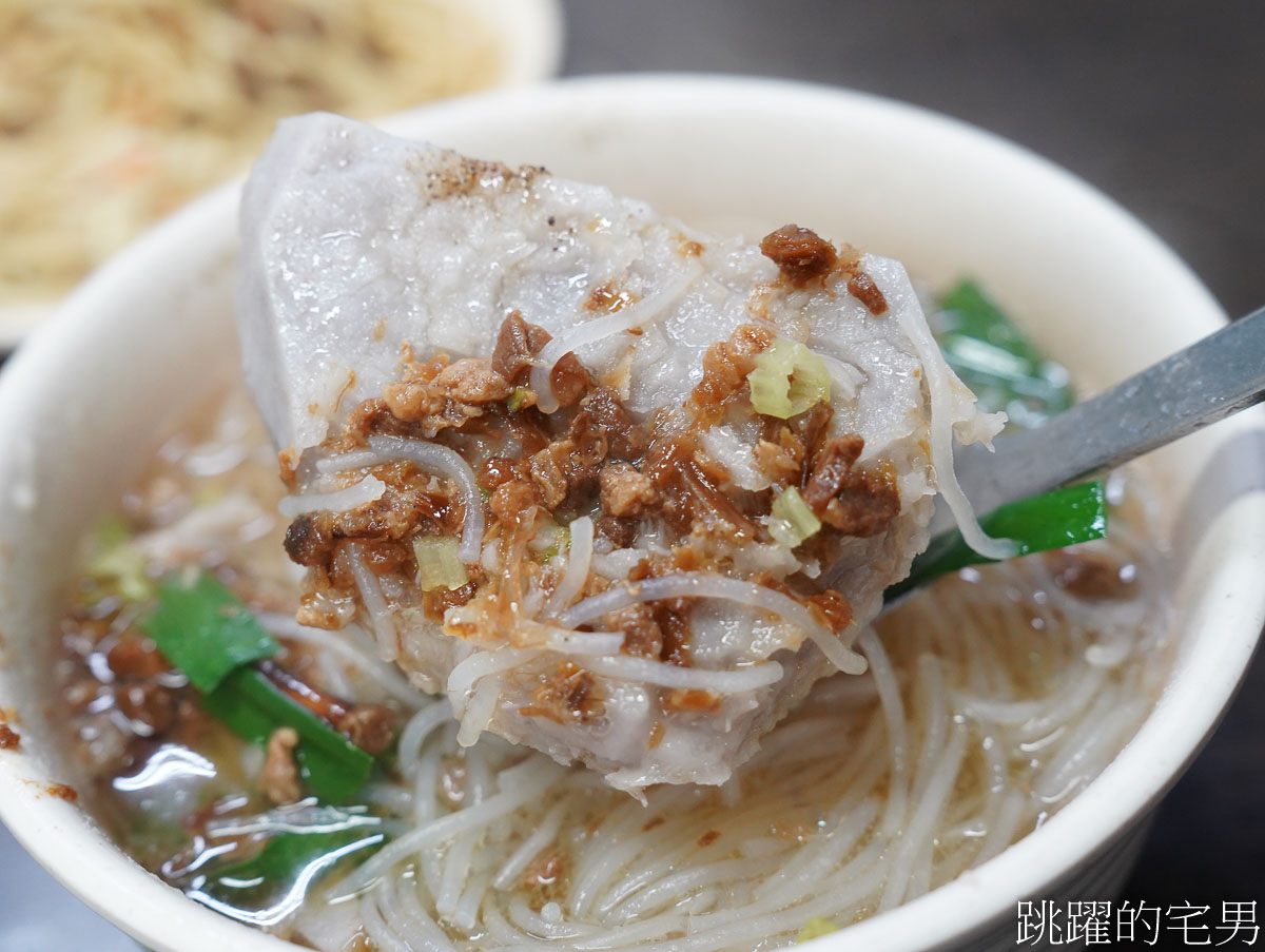 [台中芋頭米粉]珍品小吃-西區美食推薦炒麵、芋頭口感鬆軟，滿滿油蔥香滋味好