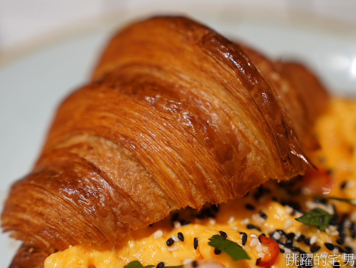 [雙連早午餐]Supranormal Bakery Cafe赤峰店-推薦熱辣蝦仁嫩蛋可頌，蛋塔一早要來買