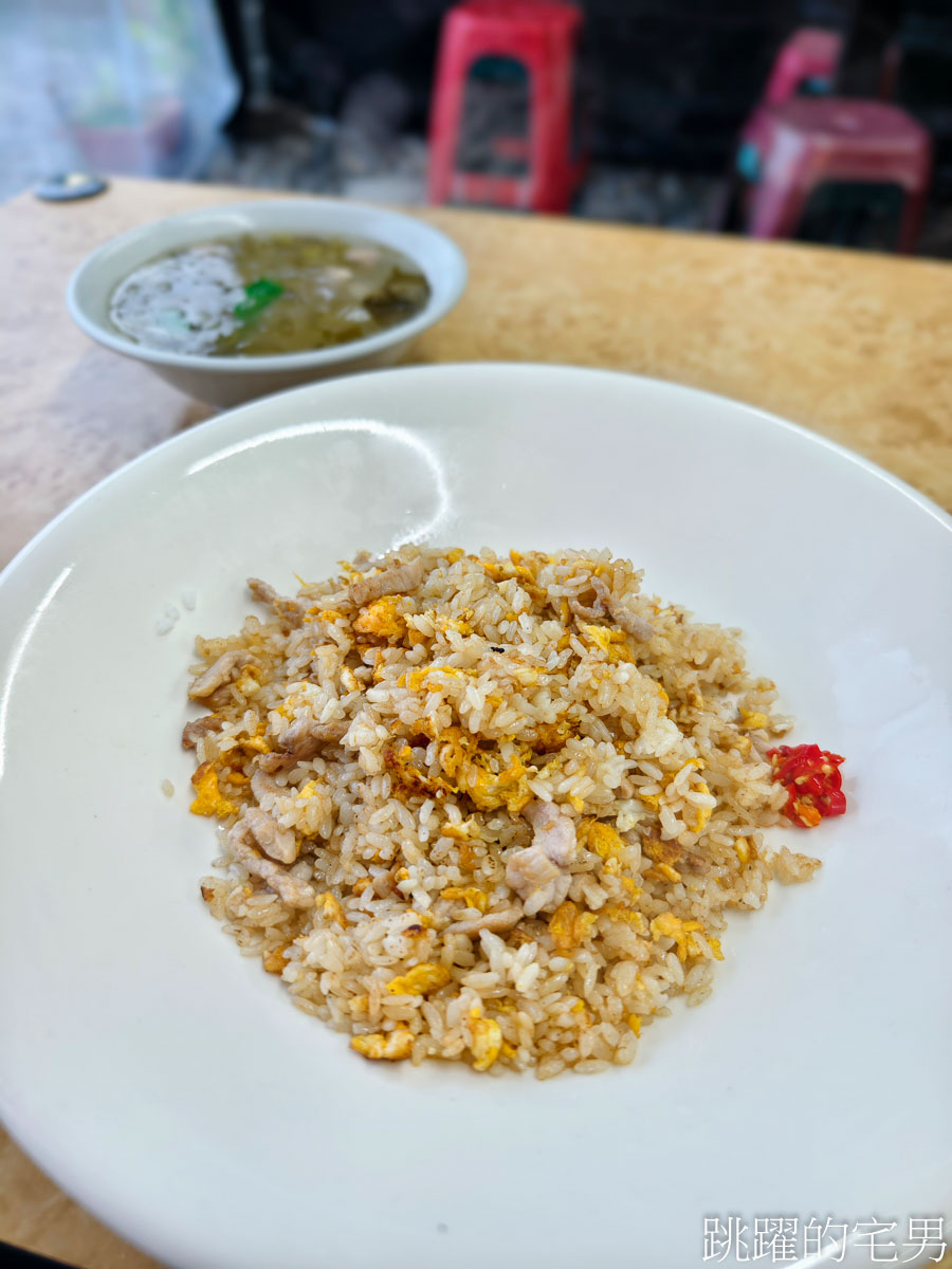 [吉安美食]豐炒飯炒麵專賣店-沒招牌好吃花蓮炒飯，粒粒分明一點都不油，還可以做雙拼炒飯，櫻花蝦炒飯推薦