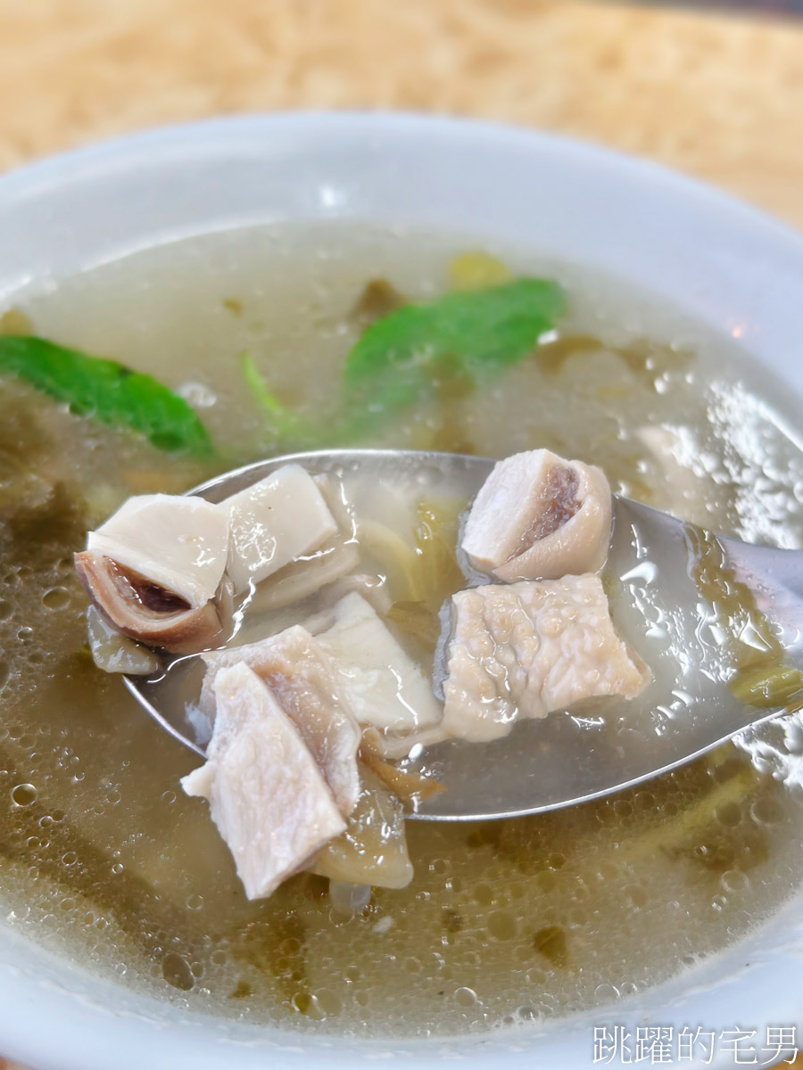 [吉安美食]豐炒飯炒麵專賣店-沒招牌好吃花蓮炒飯，粒粒分明一點都不油，還可以做雙拼炒飯，櫻花蝦炒飯推薦