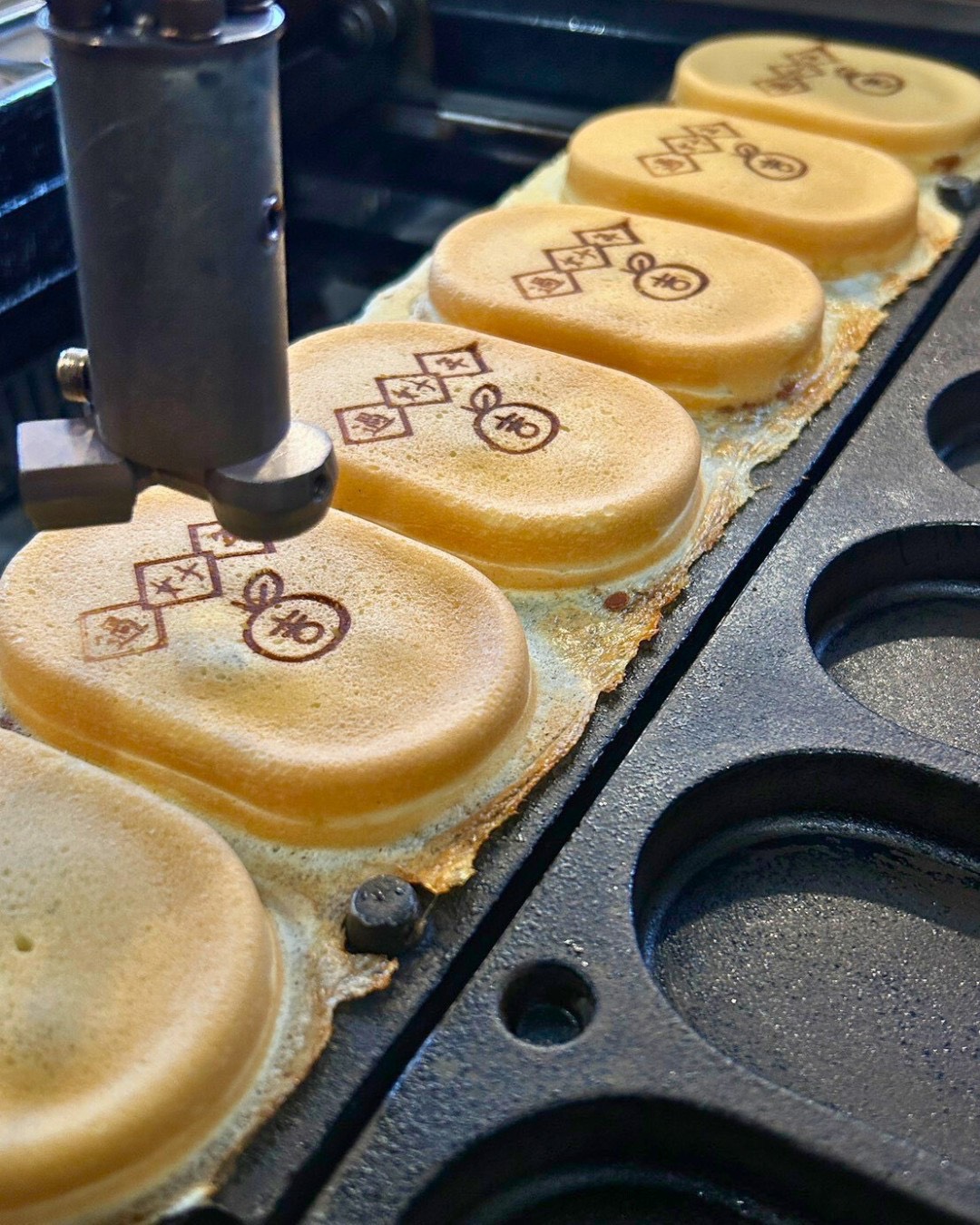 [花蓮咖啡廳]女子商行-招財進寶拜拜雞蛋糕好吃又發財，必吃郭榮市火腿、蔥花肉鬆、卡士達雞蛋糕，花蓮甜點