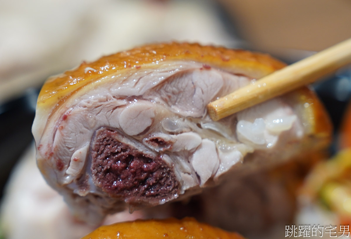 [花蓮美食]游家熟雞肉專賣店-大推煙燻雞腿飯，香氣四溢油脂豐厚，溫體雞肉好吃得沒話說，醉雞、鹽水雞都有賣整隻，花蓮下午有營業餐廳