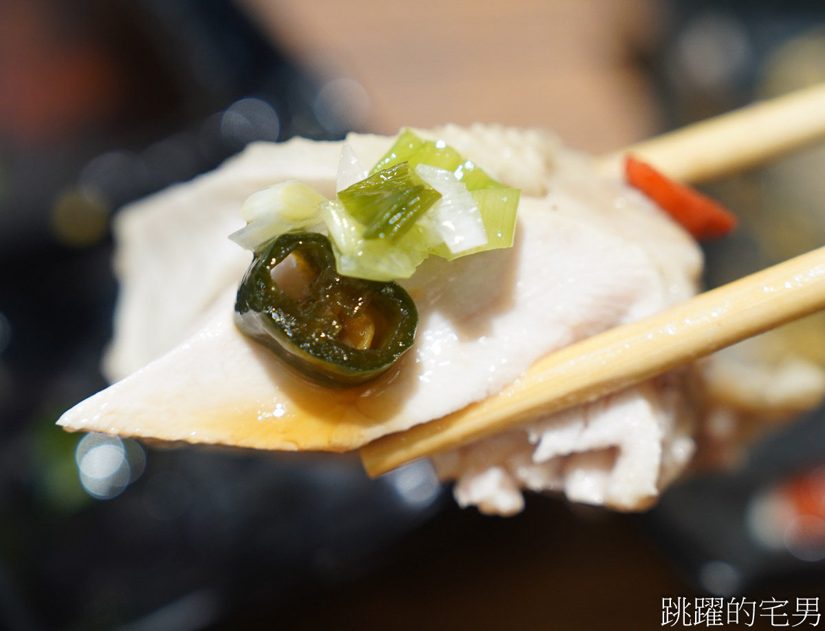 [花蓮美食]游家熟雞肉專賣店-大推煙燻雞腿飯，香氣四溢油脂豐厚，溫體雞肉好吃得沒話說，醉雞、鹽水雞都有賣整隻，花蓮下午有營業餐廳