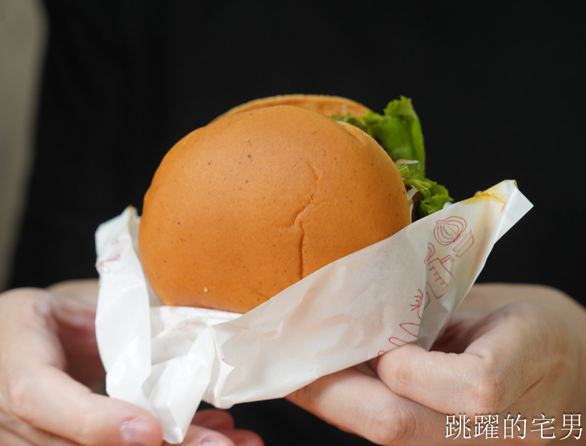 香菜控看過來，摩斯漢堡推出香菜咖哩烤雞堡，日本人做的咖哩完全可以相信