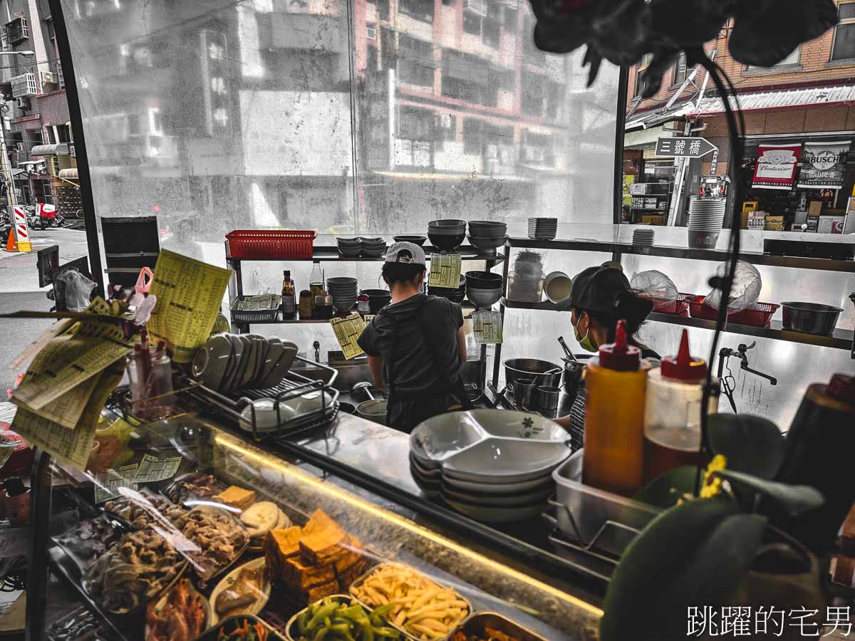 [花蓮美食]家常牛肉麵-上班族最愛，花蓮大份量炒麵，便宜牛肉麵，茄汁炒飯打中我的心，花蓮麵店