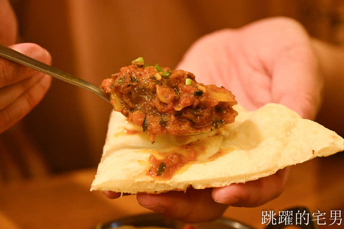 [花蓮美食]Ali的印度私房料理-經典牛肉咖哩搭配蒜味烤餅風味十足，花蓮印度咖哩