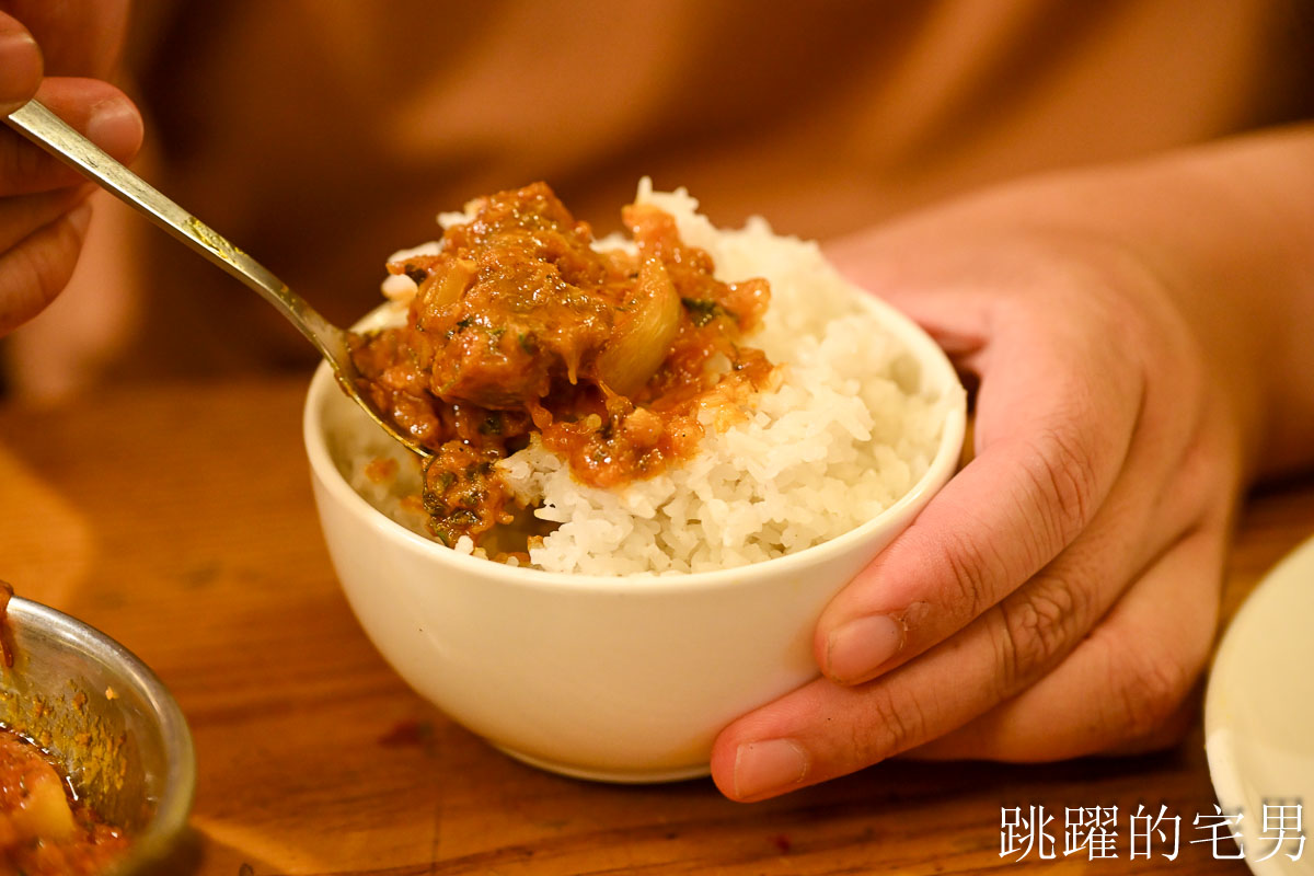 [花蓮美食]Ali的印度私房料理-經典牛肉咖哩搭配蒜味烤餅風味十足，花蓮印度咖哩