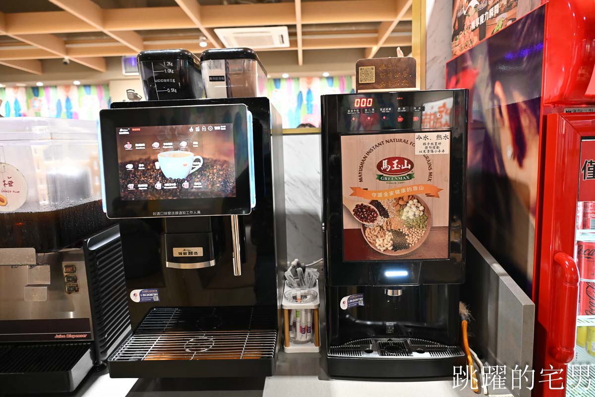 [花蓮美食]火鍋世家花蓮國聯店-必吃新鮮海鮮鍋，滿滿的蝦子超級爽，雞蛋、自助吧免費取用，花蓮火鍋推薦