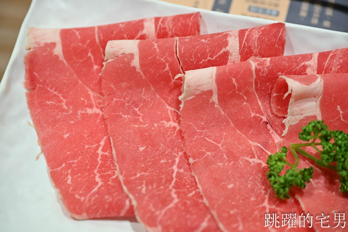 [花蓮美食]火鍋世家花蓮國聯店-必吃新鮮海鮮鍋，滿滿的蝦子超級爽，雞蛋、自助吧免費取用，花蓮火鍋推薦