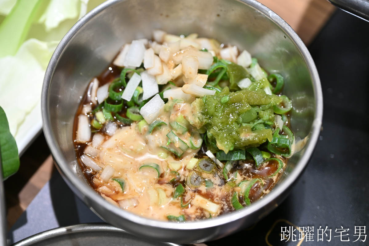 [花蓮美食]火鍋世家花蓮國聯店-必吃新鮮海鮮鍋，滿滿的蝦子超級爽，雞蛋、自助吧免費取用，花蓮火鍋推薦