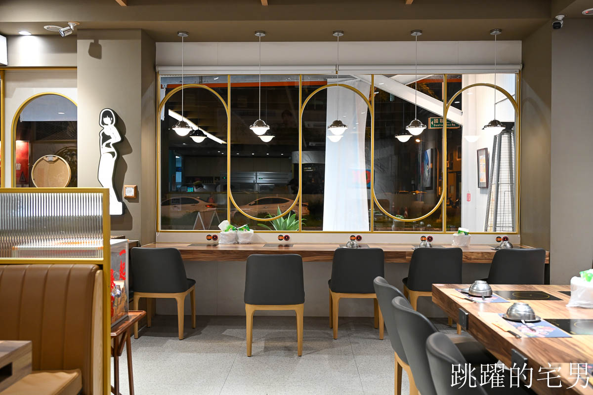 [花蓮美食]火鍋世家花蓮國聯店-必吃新鮮海鮮鍋，滿滿的蝦子超級爽，雞蛋、自助吧免費取用，花蓮火鍋推薦