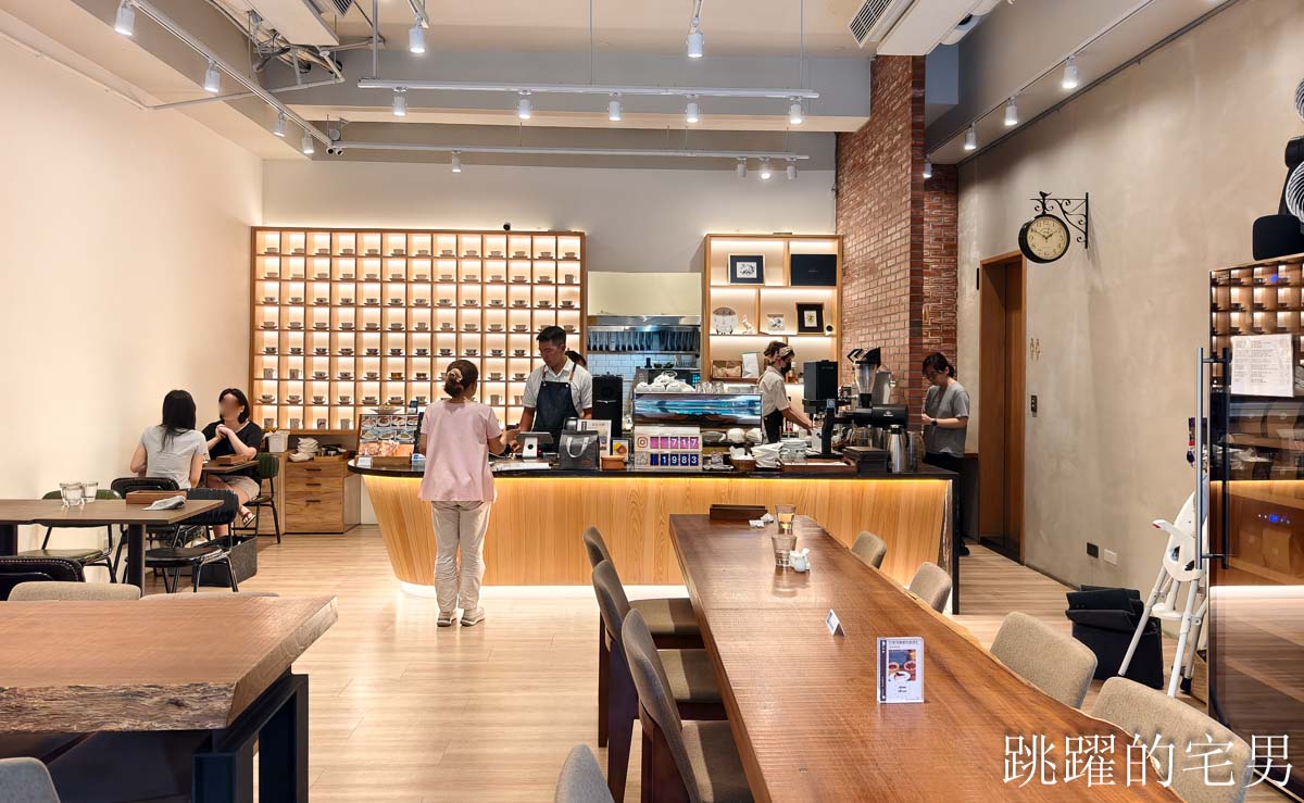 [大同區咖啡廳]波赫士領地精品咖啡館昌吉店-人稱台北提拉米蘇推薦，必點千層蛋糕才是王道，台北有插座咖啡廳