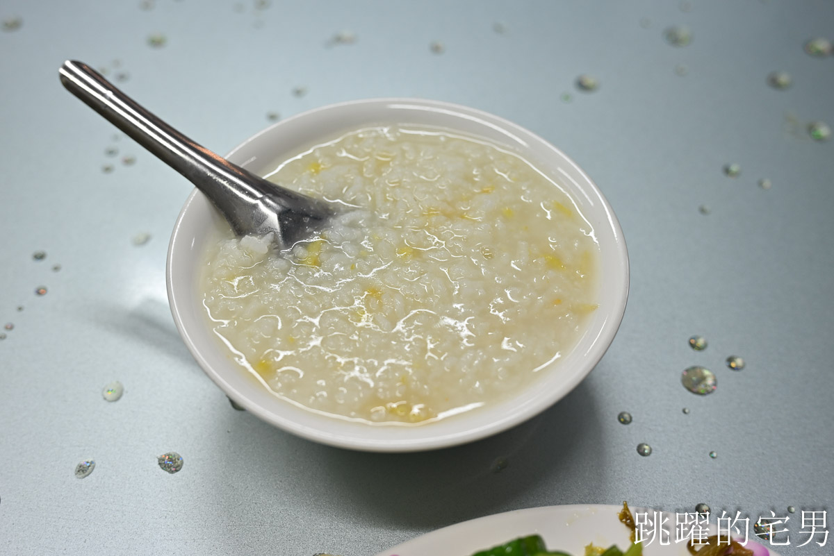 [吉安早餐]老戴自助餐-早餐就能吃到30幾道清粥小菜自助餐也太開心，地瓜粥、麵飯通通有，開到中午，花蓮早餐，仁里市場美食
