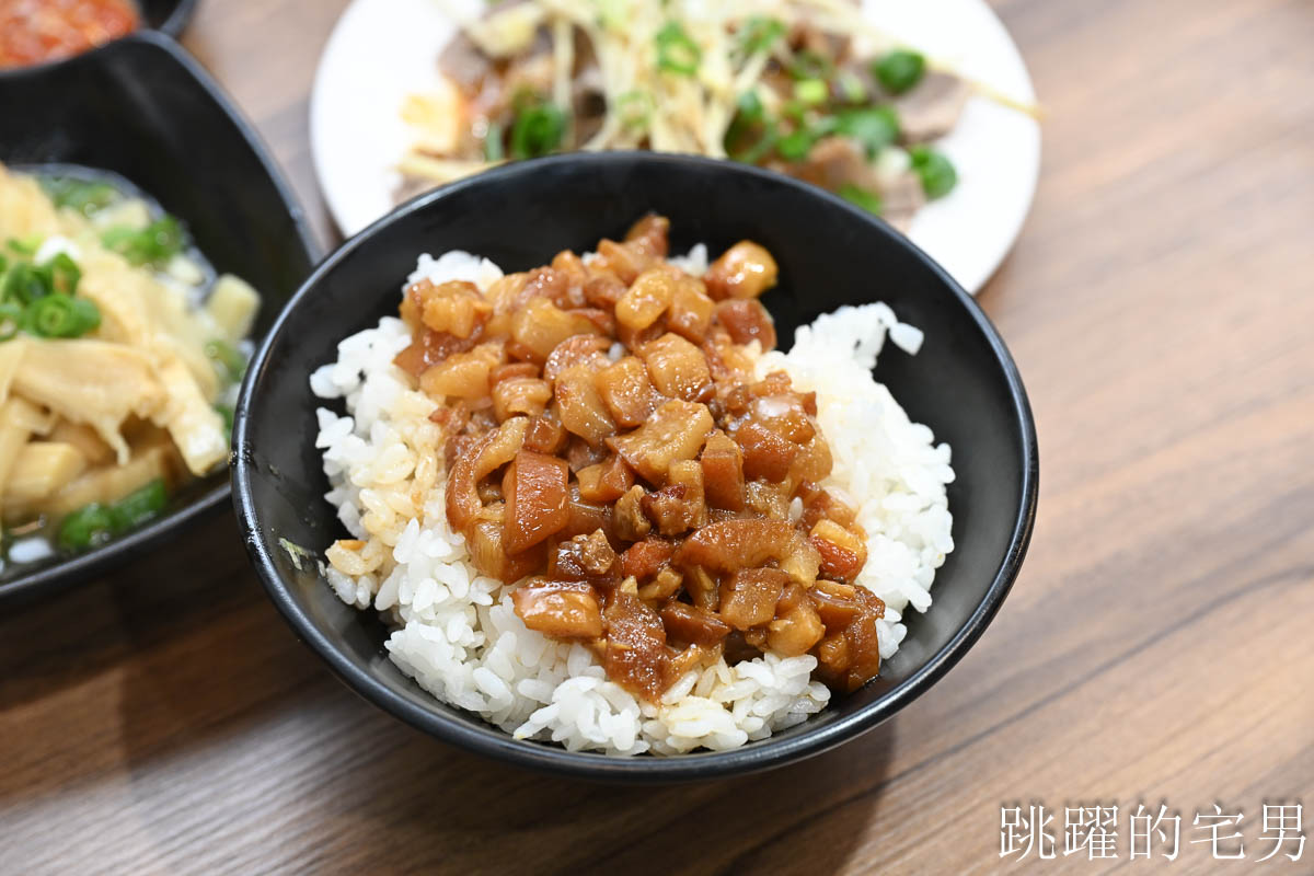 [花蓮美食]歐桑米粉湯-浮誇滷肉飯居然有蝦子牡蠣有夠奢，多樣熱炒下午有營業每天生意好到爆
