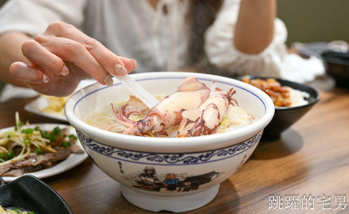 [花蓮美食]歐桑米粉湯-浮誇滷肉飯居然有蝦子牡蠣有夠奢，多樣熱炒下午有營業每天生意好到爆