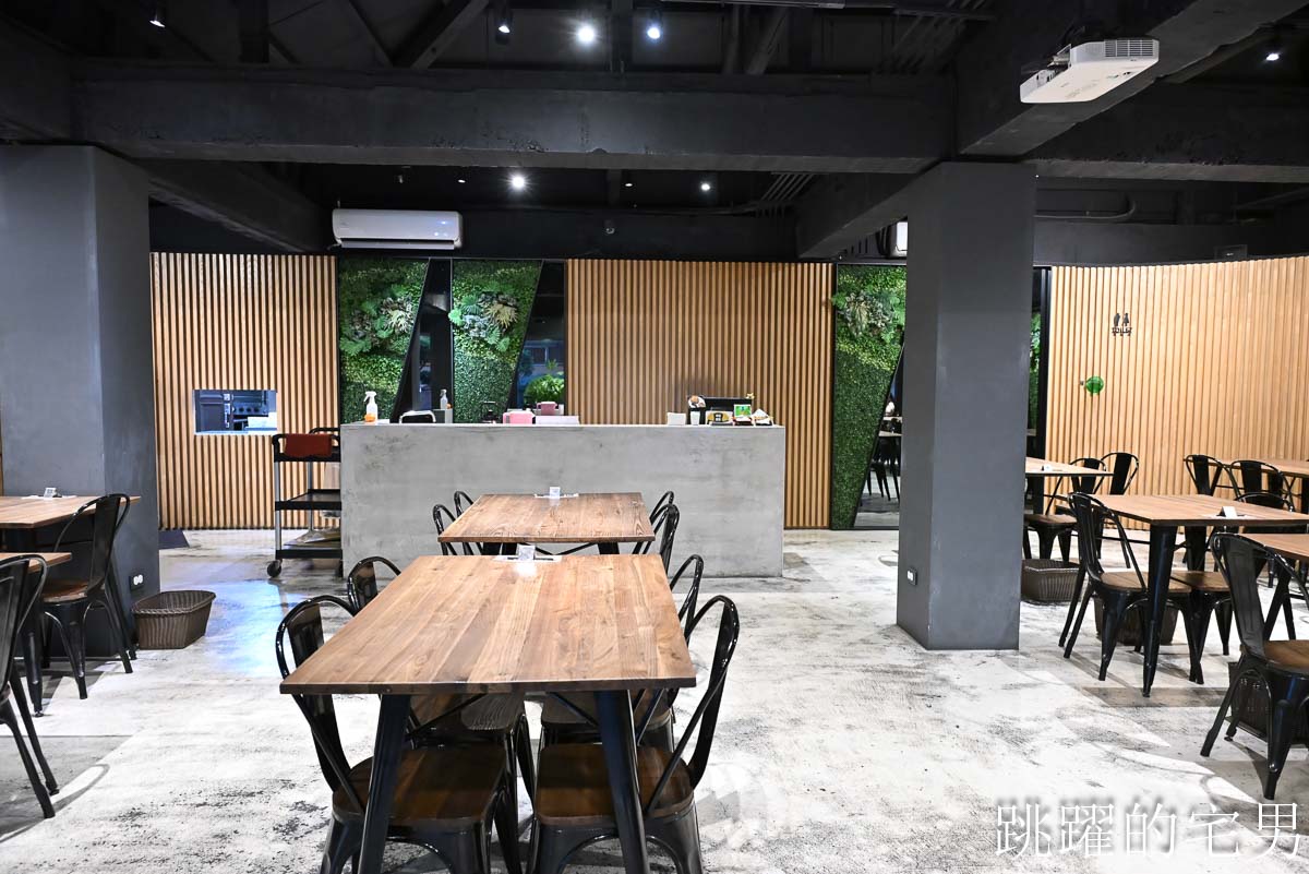 [花蓮美食]咖多喜咖哩-花蓮咖哩南洋風滋味濃郁，空間舒服好聊天還有飲料暢飲，提供素食&兒童餐