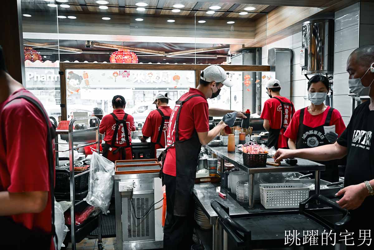 [羅東美食]上品佑食堂-40年羅東小吃推薦溫體超厚嫩豬排＋炸蛋滷肉飯，空間舒服下午有營業，小朋友送造型氣球好貼心
