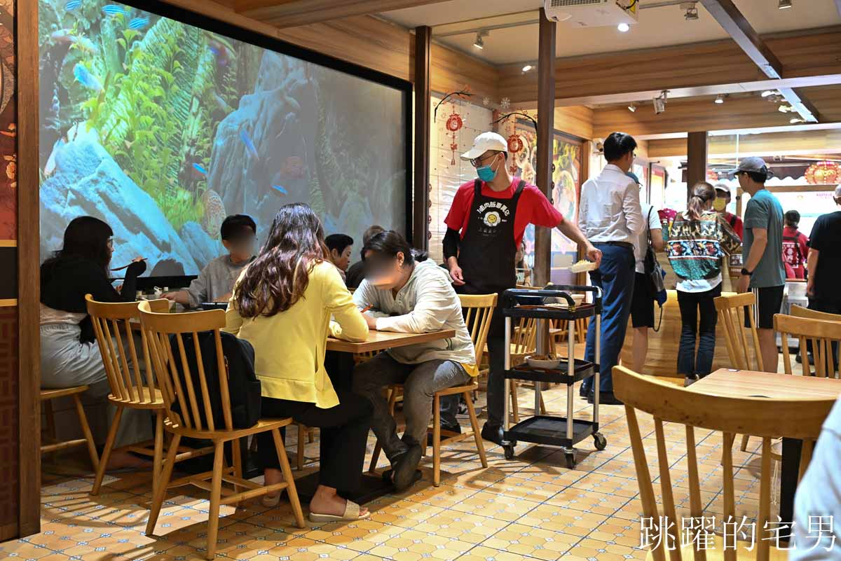 [羅東美食]上品佑食堂-40年羅東小吃推薦溫體超厚嫩豬排＋炸蛋滷肉飯，空間舒服下午有營業，小朋友送造型氣球好貼心