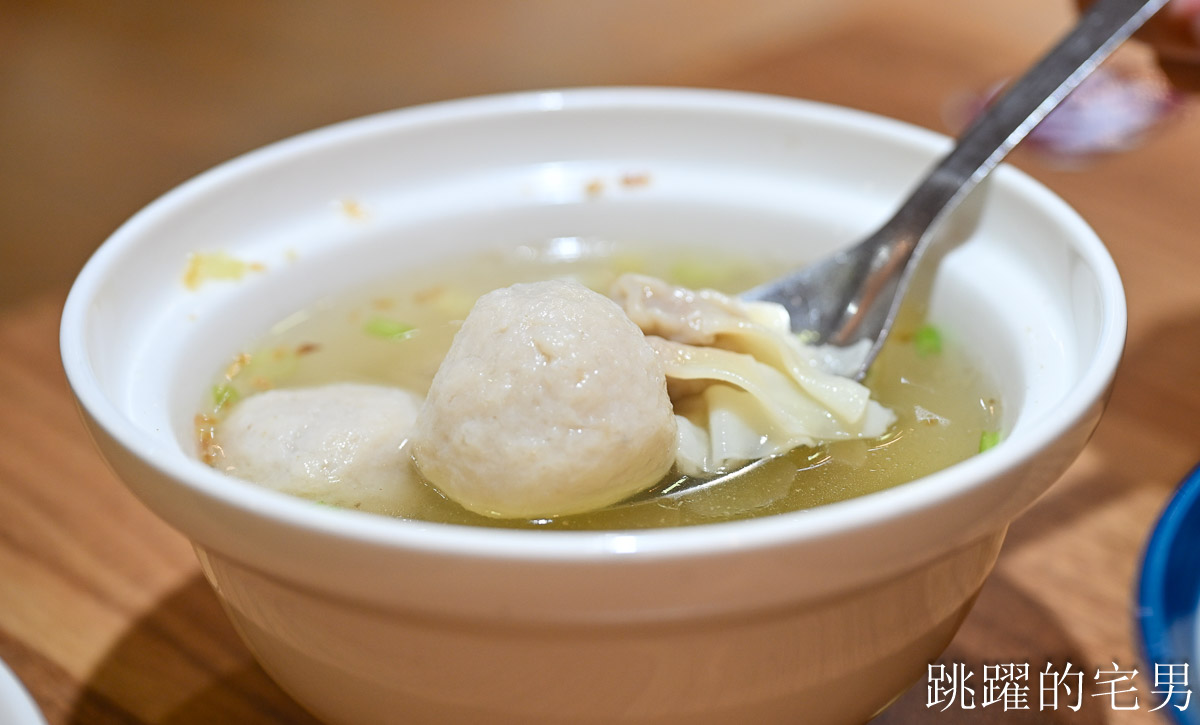 [羅東美食]上品佑食堂-40年羅東小吃推薦溫體超厚嫩豬排＋炸蛋滷肉飯，空間舒服下午有營業，小朋友送造型氣球好貼心