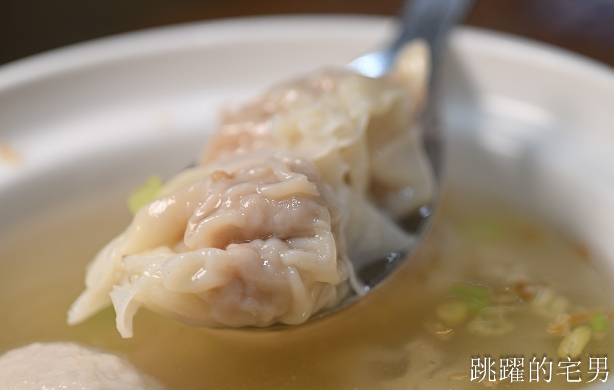 [羅東美食]上品佑食堂-40年羅東小吃推薦溫體超厚嫩豬排＋炸蛋滷肉飯，空間舒服下午有營業，小朋友送造型氣球好貼心