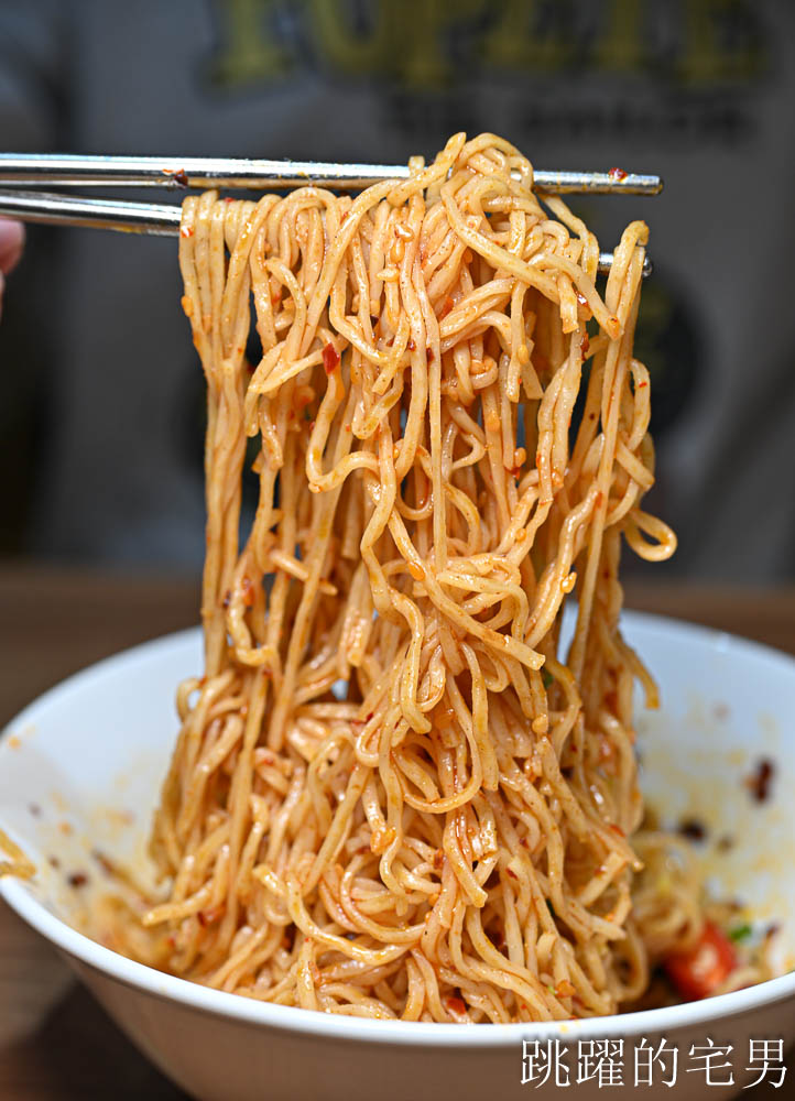 [羅東美食]上品佑食堂-40年羅東小吃推薦溫體超厚嫩豬排＋炸蛋滷肉飯，空間舒服下午有營業，小朋友送造型氣球好貼心