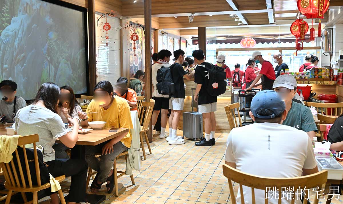 [羅東美食]上品佑食堂-40年羅東小吃推薦溫體超厚嫩豬排＋炸蛋滷肉飯，空間舒服下午有營業，小朋友送造型氣球好貼心