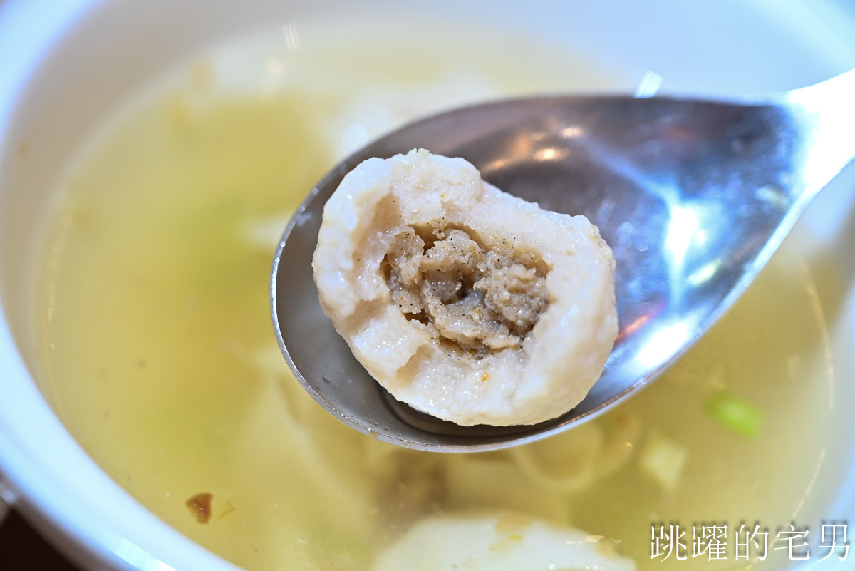 [羅東美食]上品佑食堂-40年羅東小吃推薦溫體超厚嫩豬排＋炸蛋滷肉飯，空間舒服下午有營業，小朋友送造型氣球好貼心