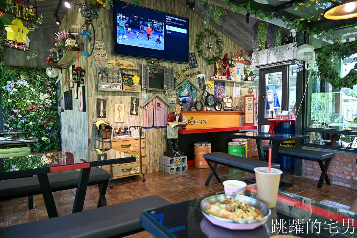 [花蓮秀林早餐]早醒早餐店-大片綠色植栽映入眼簾，秀林部落裡悠閒早午餐，阿嬤ㄟ炒麵、起司蛋餅必點