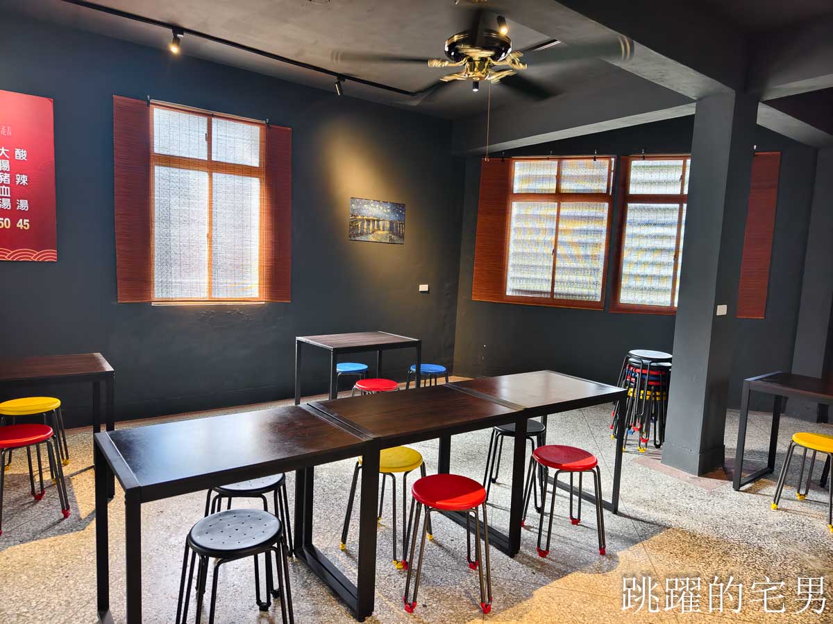 [花蓮早餐]黃家早午餐-多到吃不完，花蓮炒麵大份量很誇張，辣菜脯、韭菜超多種醬料加到爽，吉安早餐