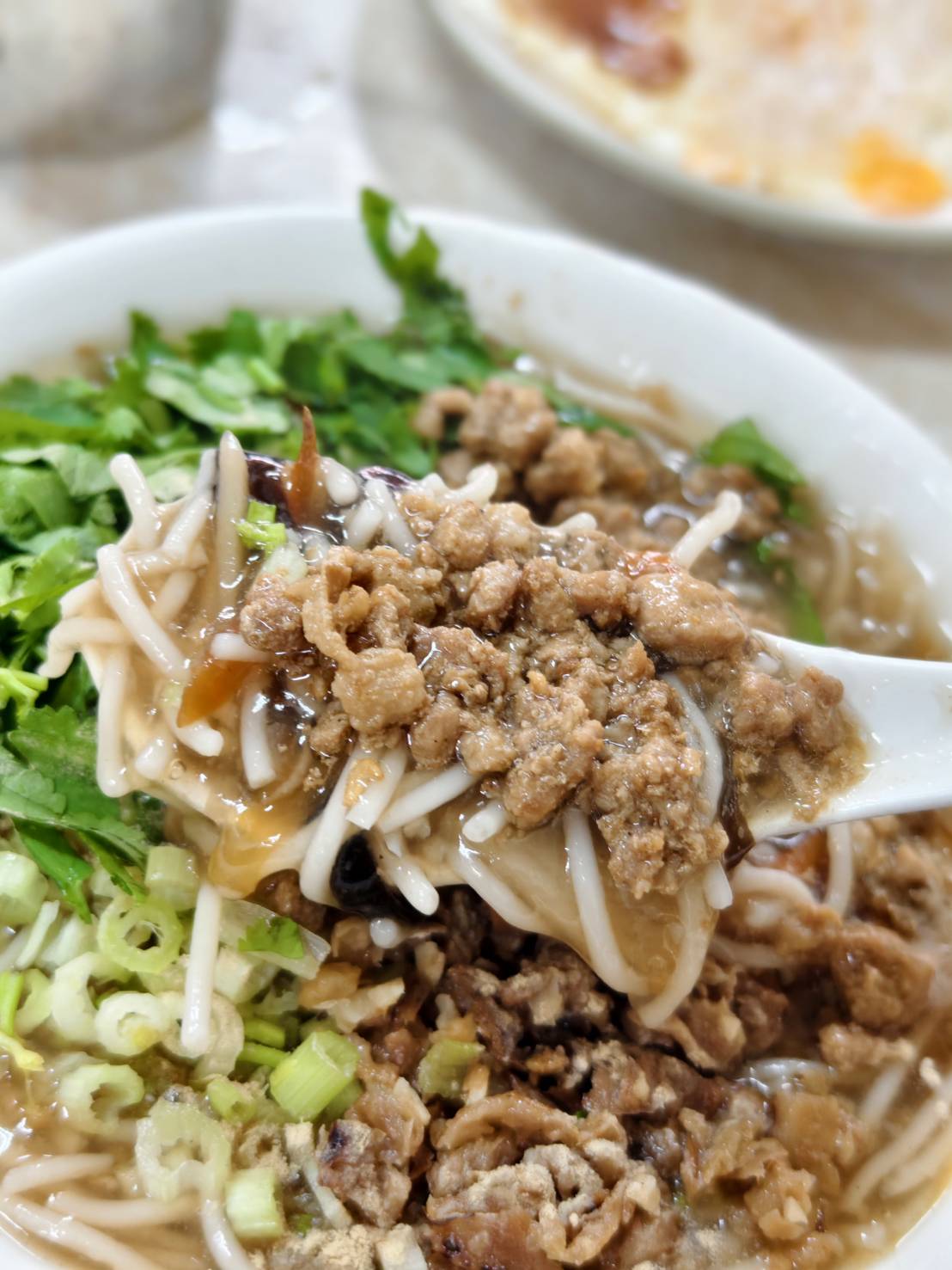 [花蓮早餐]華廈美而美德安店-現點現炒大份量炒麵，還有加厚肉排太犯規啦! 米粉羹、抓餅、法式吐司必須吃起來