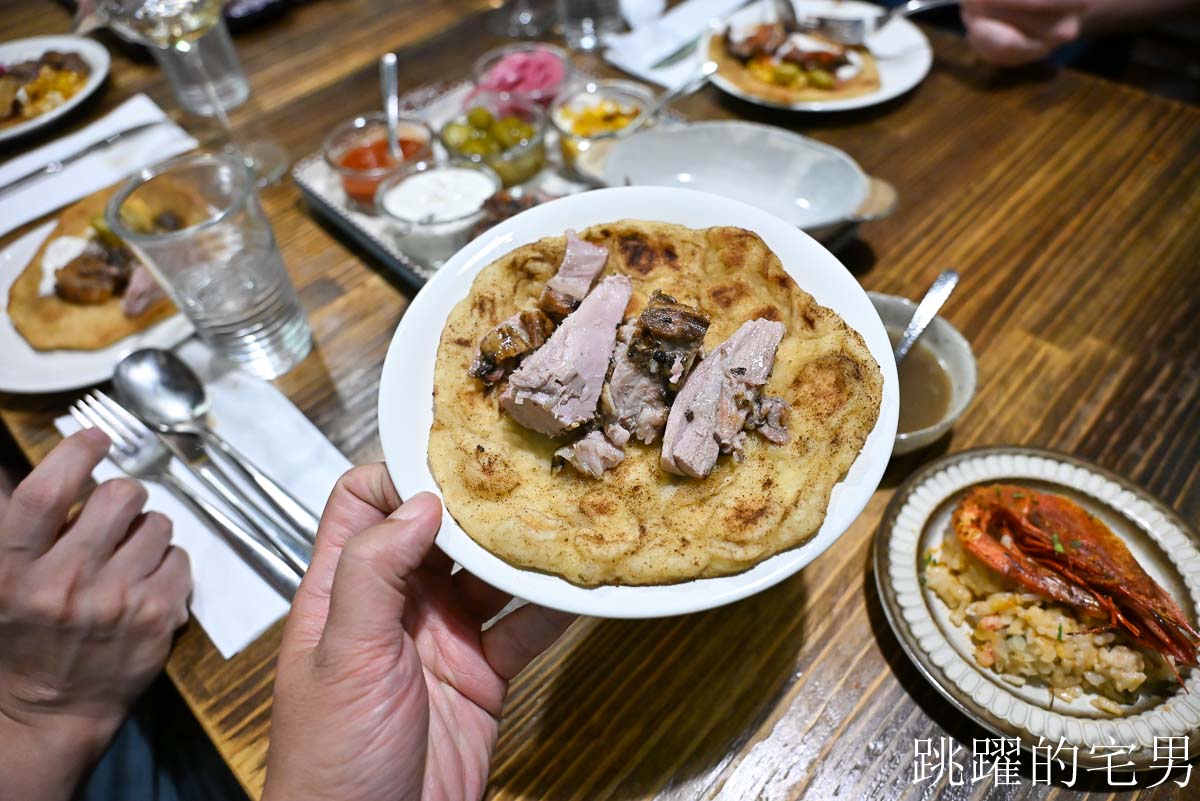 [小巨蛋美食]花滔廚房-台北餐酒館免開瓶費超佛心，居然有整隻羊腿! 墨魚燉飯、提拉米蘇太好吃了、雞胗竟然可以這樣做，松山餐酒館推薦