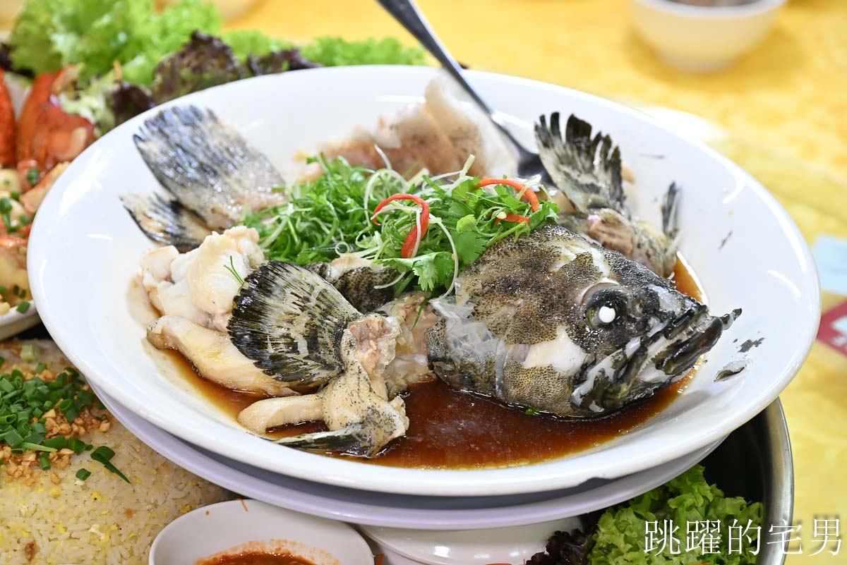 [沙巴海鮮餐廳]ITCC沙巴海鮮樓-巨大亞庇海鮮盆奶油龍蝦、金沙螃蟹味道也太鮮美了! 椰香布丁完美結尾，必吃馬來西亞海鮮，沙巴美食推薦