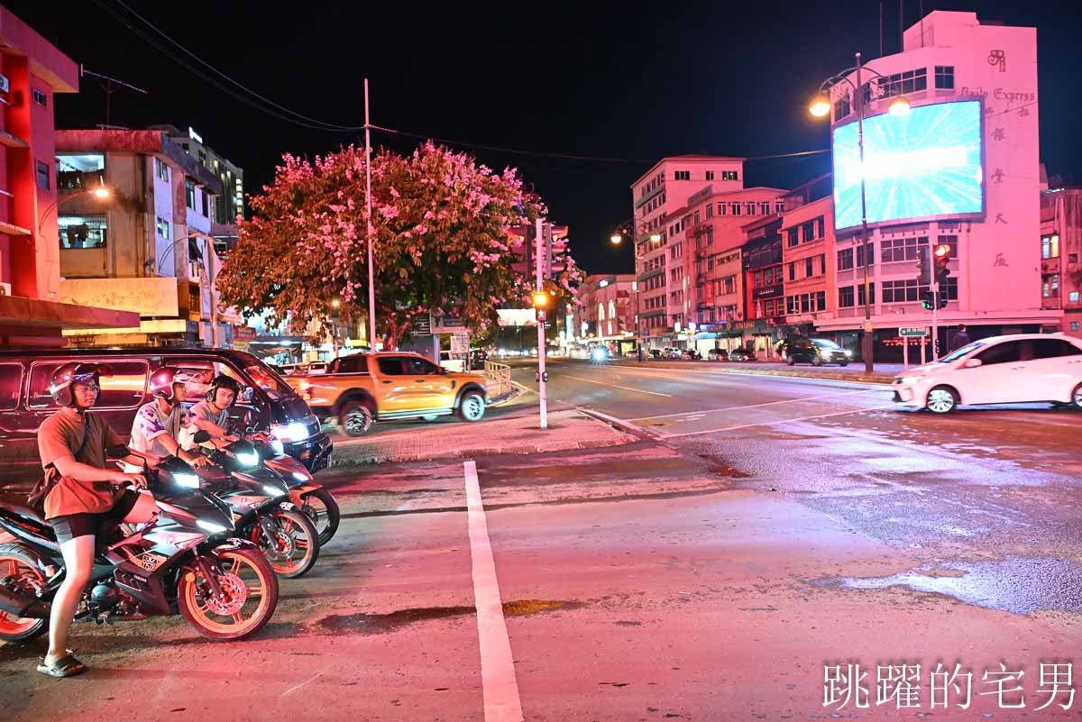 [沙巴亞庇美食推薦]BORENOS Fried Chicken-沙巴24小時炸雞店實測， 人氣爆棚的罪惡宵夜，亞庇炸雞也太香了吧，還有炸全雞