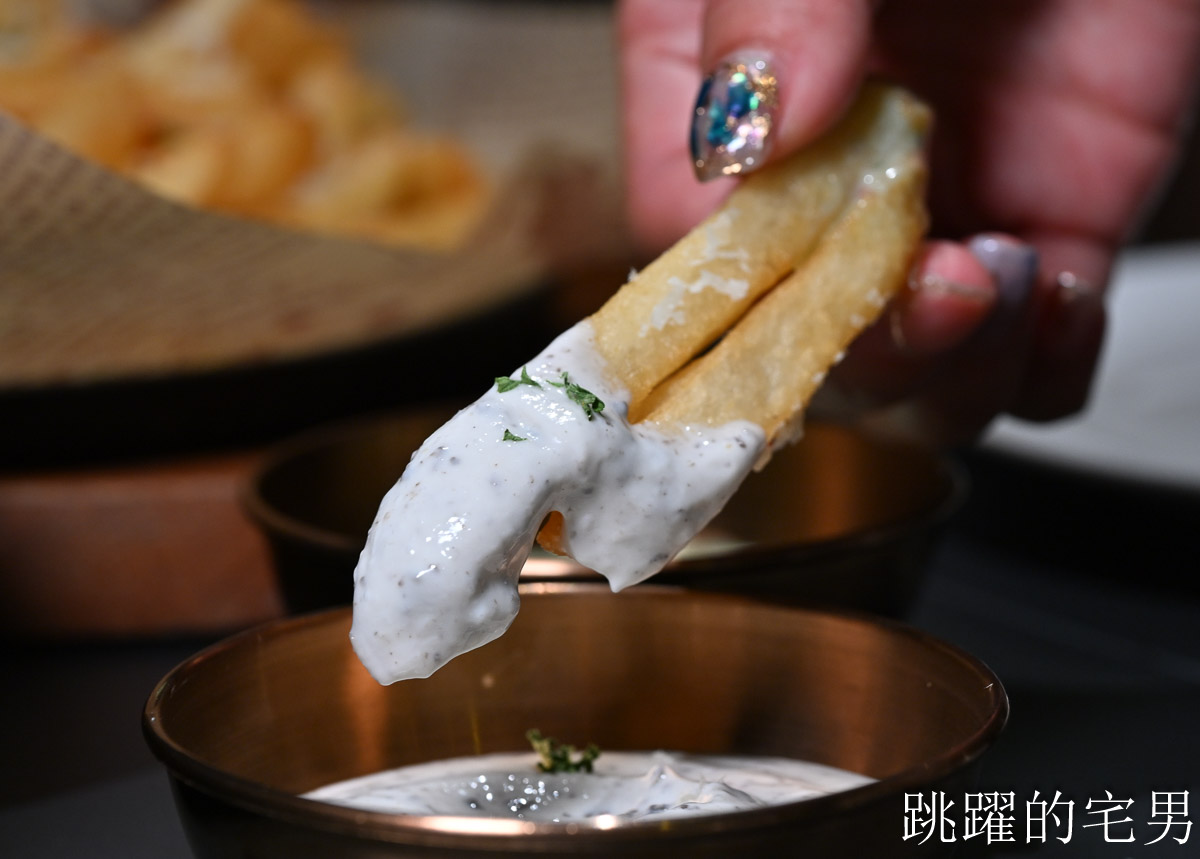[信義區餐酒館]Oscar Lounge-台北101旁酒吧質感品飲、必點氮氣芥末醬薯條，現場LIVE氣氛超好