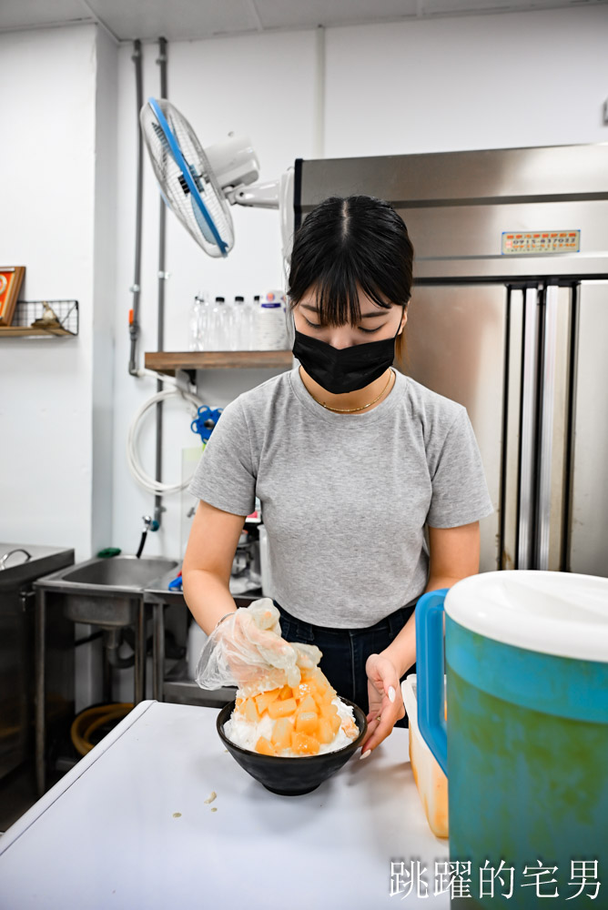 [花蓮冰店推薦]商校街刨冰豆花搬新家，25年花蓮冰店芋頭完全打到我的味蕾，份量超多，芋頭控爽到飛昇!豆漿豆花居然還能續豆漿! 吉安冰店