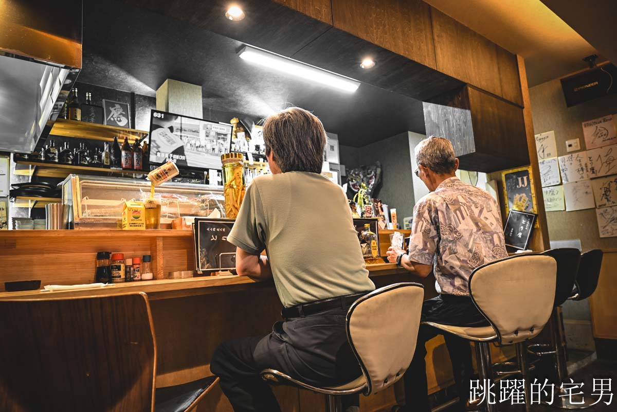 [境港美食] とり鷹串燒-簡直就像電視裡會出現的餐廳，酷老闆料理，老闆娘熱情招呼，充滿人情味的日式燒鳥，境港/焼き鳥