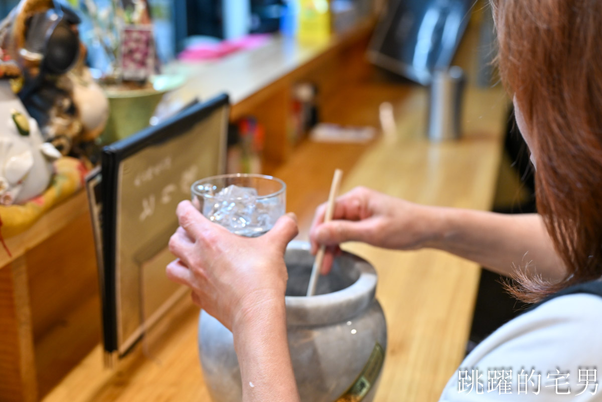 [境港美食] とり鷹串燒-簡直就像電視裡會出現的餐廳，酷老闆料理，老闆娘熱情招呼，充滿人情味的日式燒鳥，境港/焼き鳥