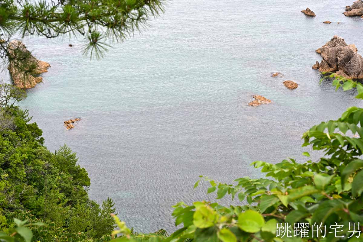 [鳥取景點推薦]海水透明度達居然能達25公尺，日本海灘日本鳥取旅遊攻略，5個必去岩美町浦富海岸景點，自駕、電車、票劵