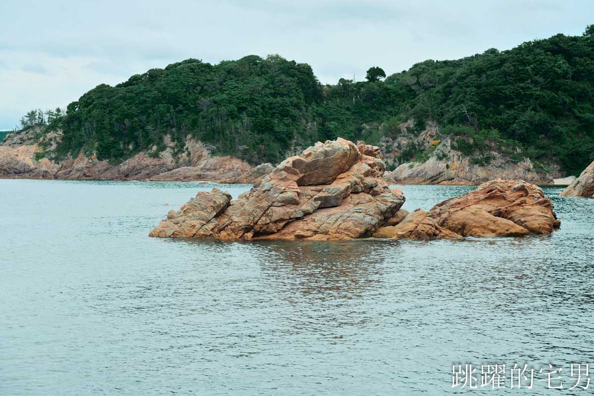 [鳥取景點推薦]海水透明度達居然能達25公尺，日本海灘日本鳥取旅遊攻略，5個必去岩美町浦富海岸景點，自駕、電車、票劵
