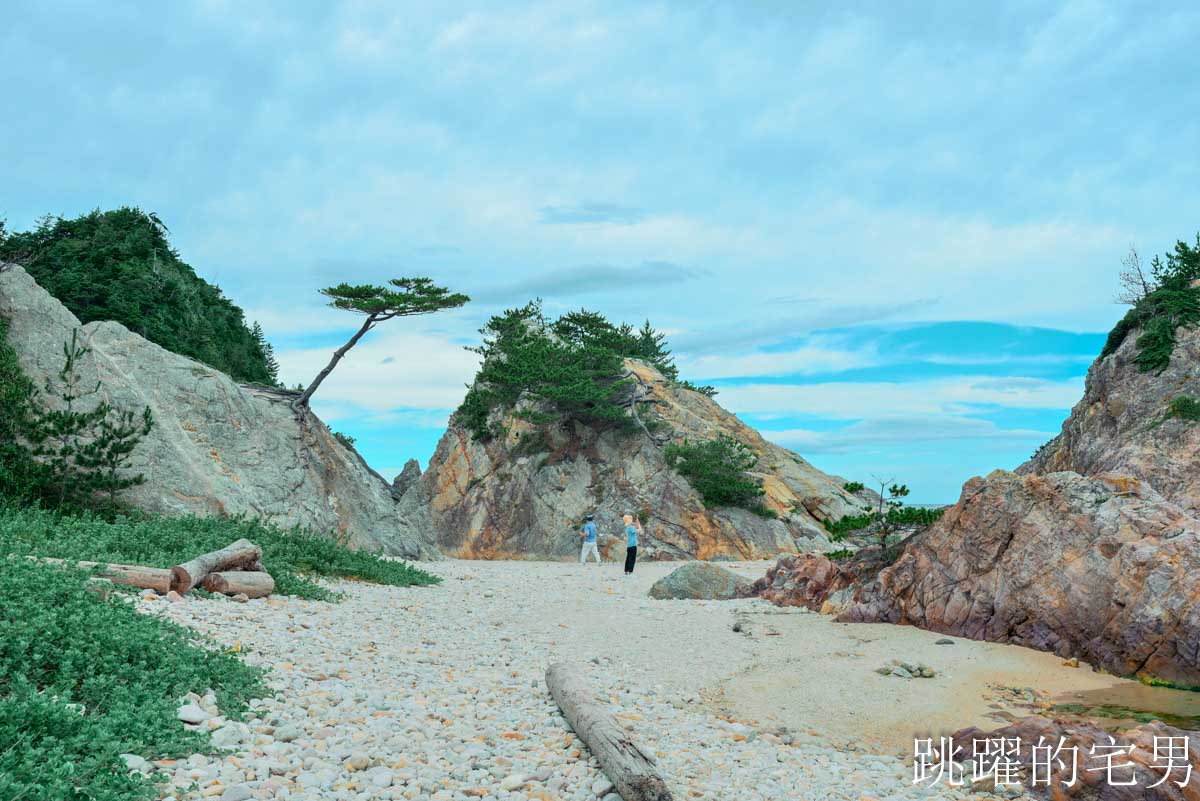 [鳥取景點推薦]海水透明度達居然能達25公尺，日本海灘日本鳥取旅遊攻略，5個必去岩美町浦富海岸景點，自駕、電車、票劵