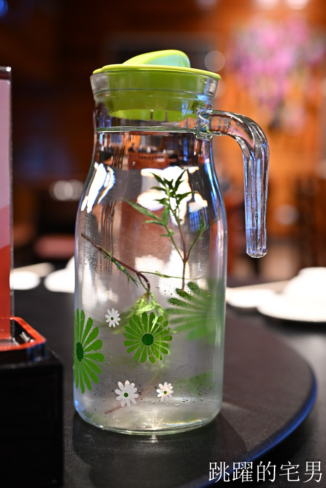 [吉安美食]福畊食邑-花蓮港式餐廳充滿檜木香空間超喜歡，花蓮包廂餐廳