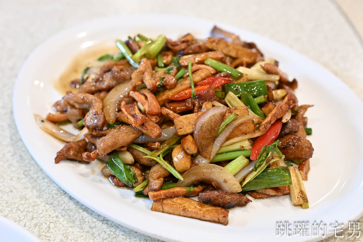 [花蓮吉安美食]群酌小吃-花蓮客家菜餐廳推薦超有鑊氣薑絲大腸，客家小吃，滷豬腳，還有單人簡餐