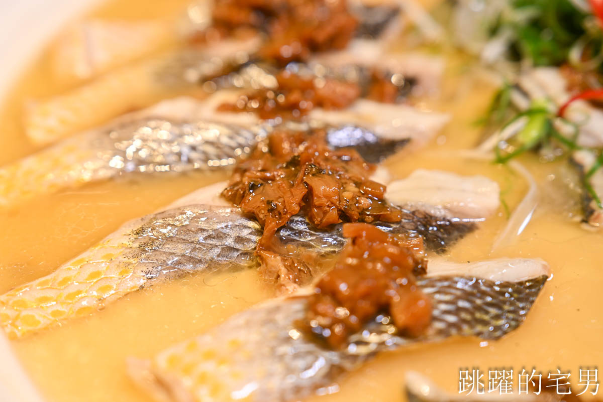 [小巨蛋美食]麟聚Lin Ju Modern Chinese Cuisine-台北米其林推薦粵菜推出中午10人15000元+10%還有包廂，28天金牌脆嫩小乳鴨、野生大虎蝦超級好吃，台北粵菜推薦
