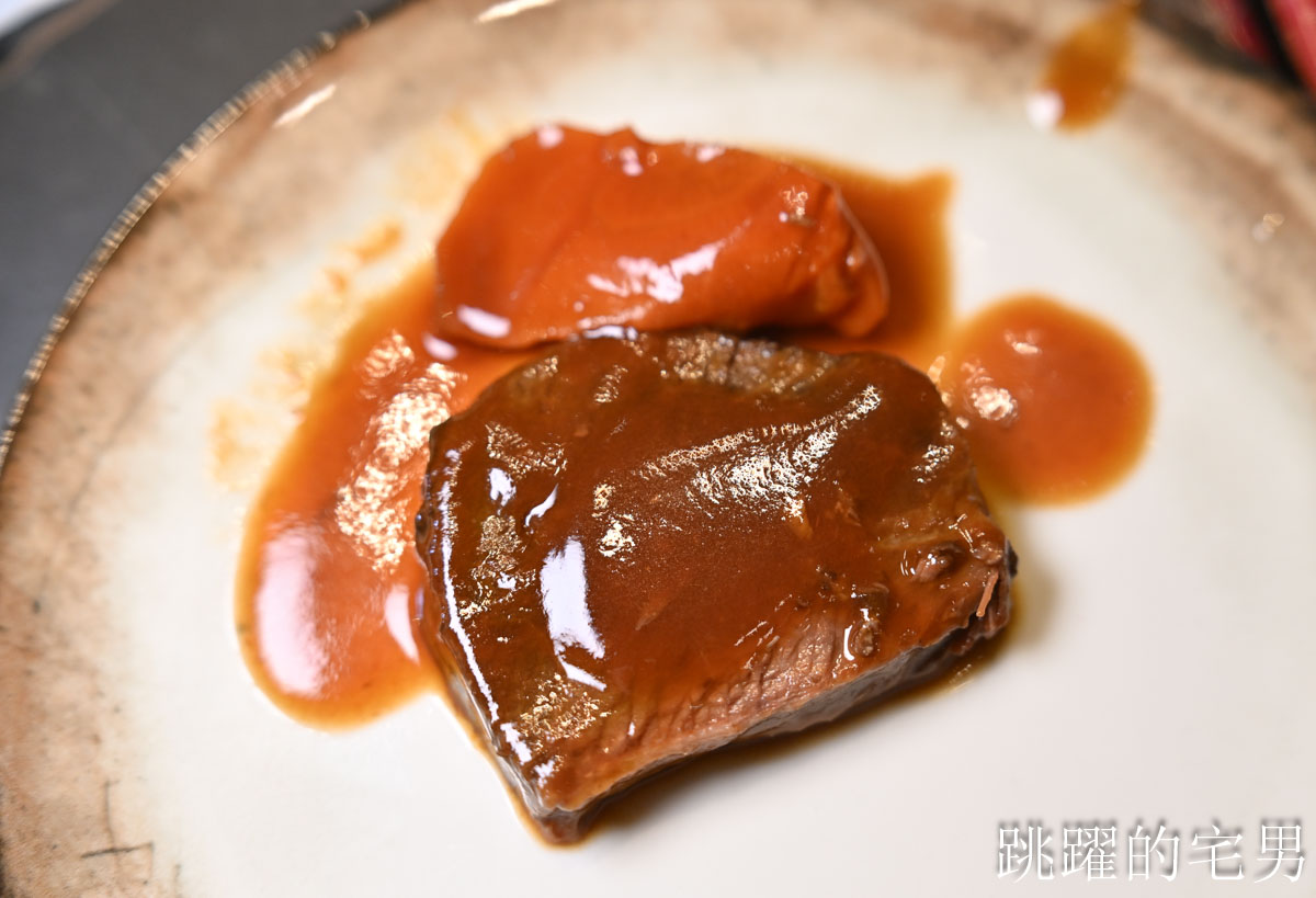 [小巨蛋美食]麟聚Lin Ju Modern Chinese Cuisine-台北米其林推薦粵菜推出中午10人15000元+10%還有包廂，28天金牌脆嫩小乳鴨、野生大虎蝦超級好吃，台北粵菜推薦
