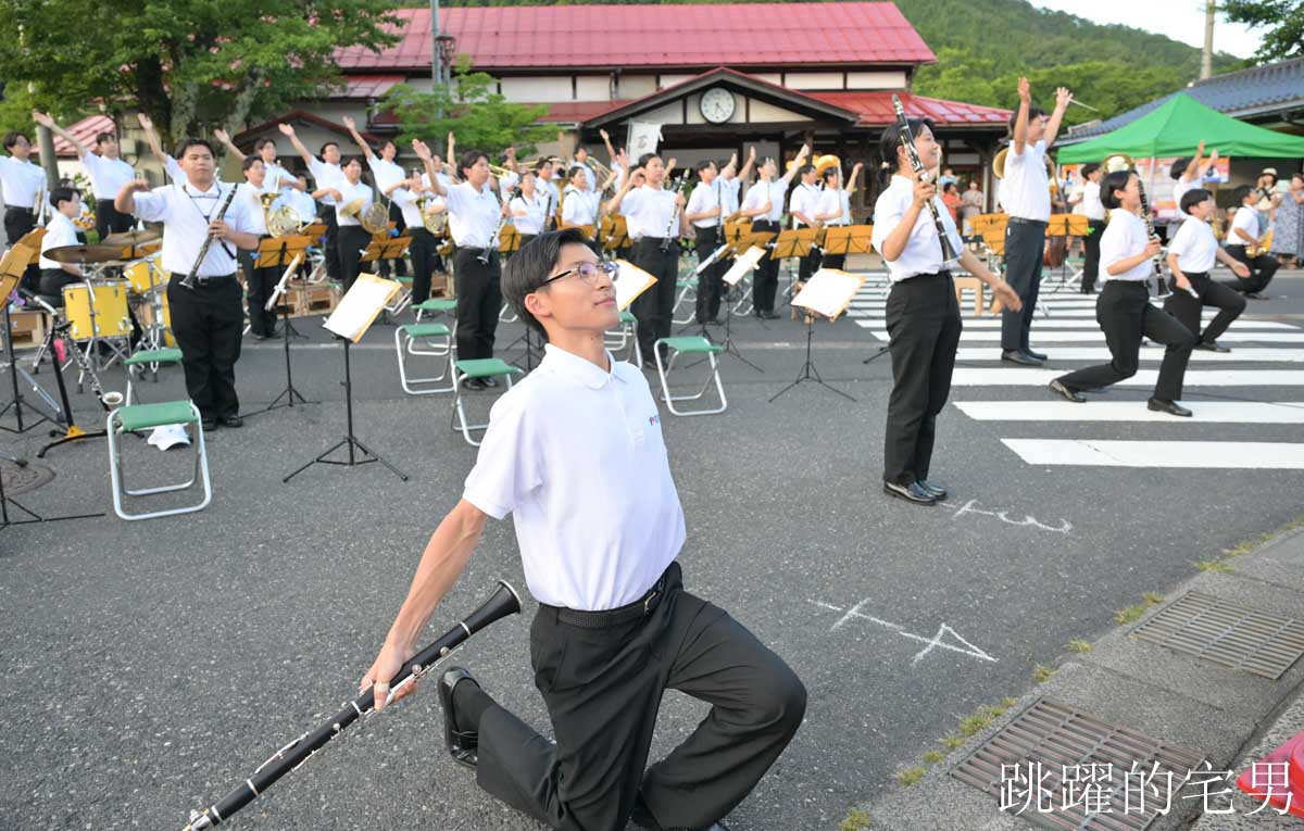 [鳥取旅遊]鳥取若櫻鐵道-不虛此行! 我在若櫻站參加日本煙火大會，第一次聽日本高中吹奏樂部現場演奏，感動熱鬧非凡